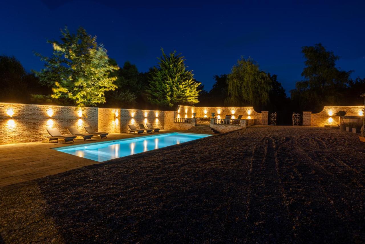 Eastwood Observatory: 12 Bedrooms, Swimming Pool And Tennis Court هايلشام المظهر الخارجي الصورة
