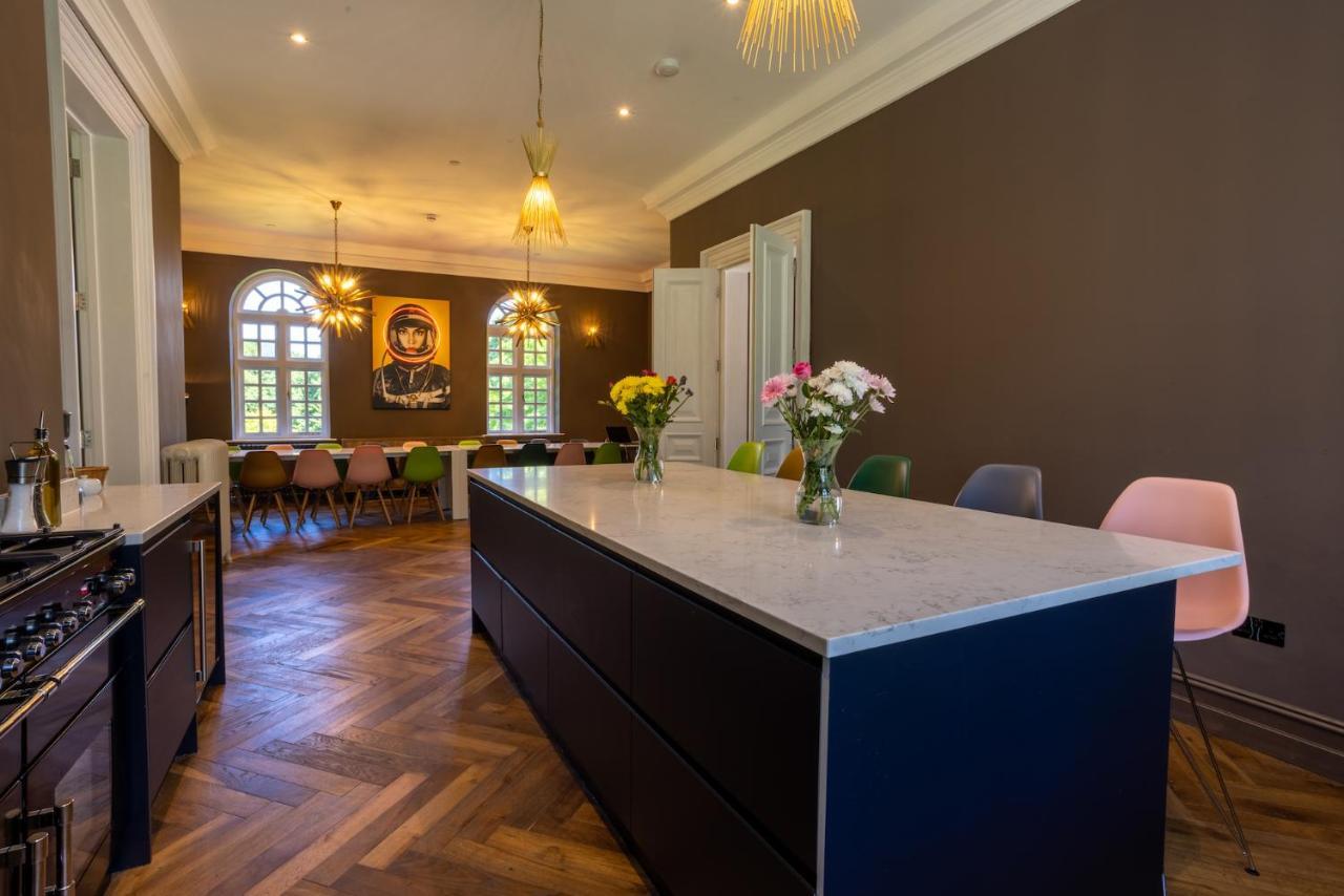 Eastwood Observatory: 12 Bedrooms, Swimming Pool And Tennis Court هايلشام المظهر الخارجي الصورة